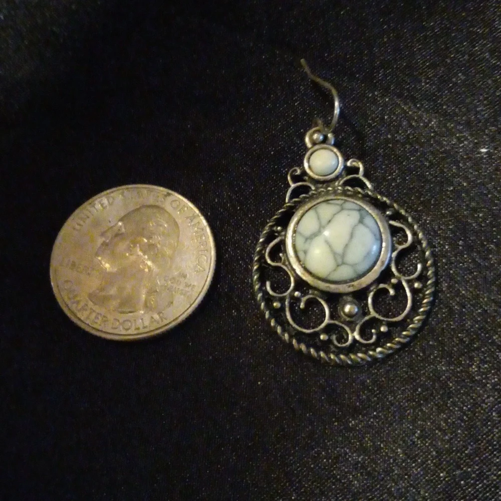 Howlite earrings - Picture 4 of 4